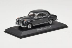 Mercedes 220S W180 Jasnoszary Minichamps 1:43 B66040534 Metal — zdjęcie 2 z 4