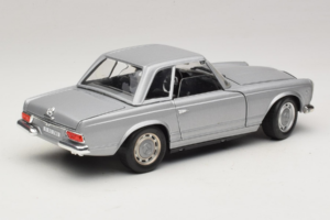 Mercedes 280 SL W113 Berlina Srebrny Techno Giodi 1:18 F14051030 Metal — zdjęcie 3 z 8