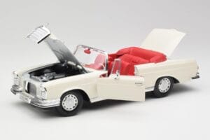 Mercedes 280SE W108 Ivory Biały Maisto 1:18 50223 Metal — zdjęcie 2 z 8