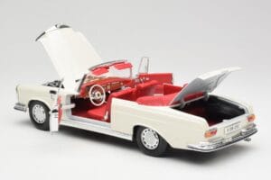 Mercedes 280SE W108 Ivory Biały Maisto 1:18 50223 Metal — zdjęcie 5 z 8