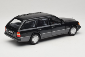 Mercedes 300 D W124 Kombi Czarny Norev 1:18 183960 Metal — zdjęcie 3 z 8