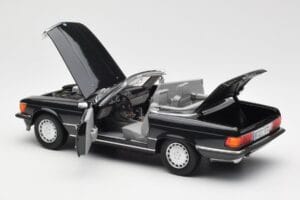 Mercedes 300 SL R107 Czarny Pearl Edycja Dealerska Norev 1:18 B66040678 Metal — zdjęcie 7 z 10