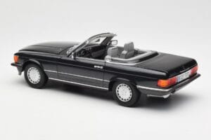 Mercedes 300 SL R107 Czarny Pearl Edycja Dealerska Norev 1:18 B66040678 Metal — zdjęcie 9 z 10