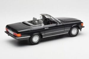 Mercedes 300 SL R107 Czarny Pearl Edycja Dealerska Norev 1:18 B66040678 Metal — zdjęcie 4 z 10