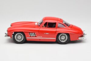 Mercedes 300 SL Czerwony Bburago 1:18 3015 Metal — zdjęcie 4 z 8