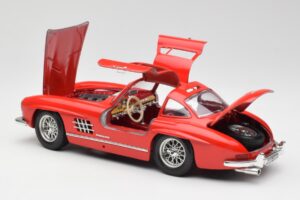Mercedes 300 SL Czerwony Bburago 1:18 3015 Metal — zdjęcie 5 z 8
