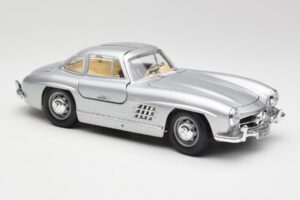 Mercedes 300 SL Srebrny Bburago 1:18 3013 Metal — zdjęcie 6 z 8