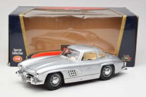 Mercedes 300 SL Srebrny Bburago 1:18 3013 Metal — zdjęcie 8 z 8