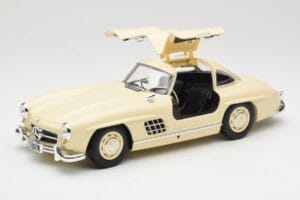 Mercedes 300 SL W198 Kremowy Minichamps 1:18 110037212 Metal — zdjęcie 2 z 8