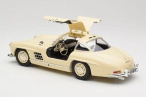 Mercedes 300 SL W198 Kremowy Minichamps 1:18 110037212 Metal — zdjęcie 5 z 8