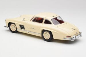 Mercedes 300 SL W198 Kremowy Z Czerwonym Wnętrzem Minichamps 1:18 180039002 Metal — zdjęcie 7 z 8