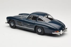 Mercedes 300 SL W198 Gullwing Ciemnoniebieski Minichamps 1:18 110037216 Metal — zdjęcie 7 z 8