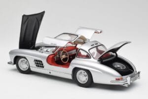 Mercedes 300 SL W198 Gullwing Srebrny Minichamps 1:18 180039000 Metal — zdjęcie 5 z 8