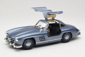Mercedes 300 SL W198 Gullwing Light Blue Metallic Minichamps 1:18 110037220 Metal — zdjęcie 2 z 8