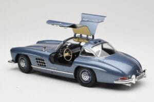 Mercedes 300 SL W198 Gullwing Light Blue Metallic Minichamps 1:18 110037220 Metal — zdjęcie 5 z 8