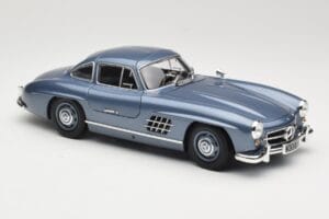 Mercedes 300 SL W198 Gullwing Light Blue Metallic Minichamps 1:18 110037220 Metal — zdjęcie 6 z 8