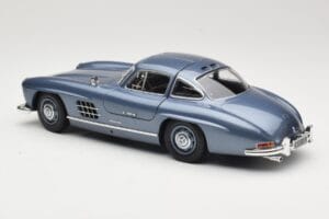 Mercedes 300 SL W198 Gullwing Light Blue Metallic Minichamps 1:18 110037220 Metal — zdjęcie 7 z 8