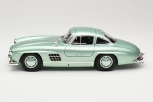 Mercedes 300 SL W198 Gullwing Light Green Metallic Minichamps 1:18 110037221 Metal — zdjęcie 4 z 8