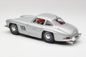 Mercedes 300 SL W198 Gullwing Silver Szary Bburago 1:18 3513 Metal — zdjęcie 7 z 8