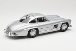 Mercedes 300 SL W198 Gullwing Srebrny Minichamps 1:18 110037210 Metal — zdjęcie 3 z 8