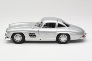 Mercedes 300 SL W198 Gullwing Srebrny Minichamps 1:18 110037210 Metal — zdjęcie 4 z 8