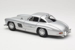 Mercedes 300 SL W198 Gullwing Srebrny Minichamps 1:18 110037210 Metal — zdjęcie 7 z 8