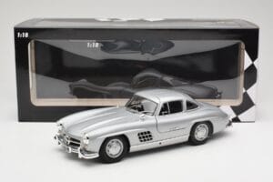 Mercedes 300 SL W198 Gullwing Srebrny Minichamps 1:18 110037210 Metal — zdjęcie 8 z 8