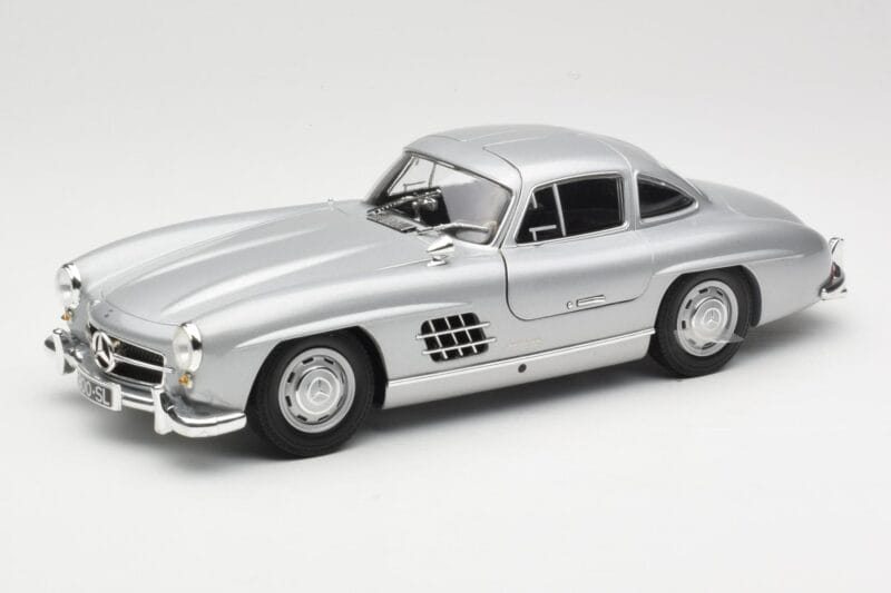 Mercedes 300 SL W198 Gullwing Srebrny Minichamps 1:18 110037210 Metal