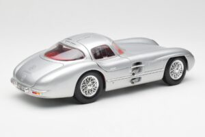 Mercedes 300 SLR Uhlenhaut Coupe Srebrny Maisto 1:18 536898 Metal — zdjęcie 3 z 8