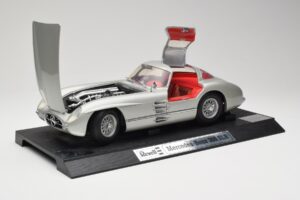 Mercedes 300 SLR Srebrny Revell 1:12 08851 Metal — zdjęcie 2 z 8