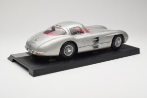 Mercedes 300 SLR Srebrny Revell 1:12 08851 Metal — zdjęcie 3 z 8