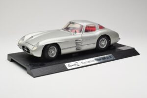 Mercedes 300 SLR Srebrny Revell 1:12 08851 Metal