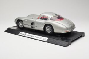 Mercedes 300 SLR Srebrny Revell 1:12 08851 Metal — zdjęcie 7 z 8