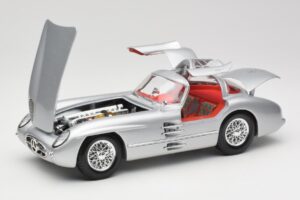 Mercedes 300 SLR Uhlenhaut Coupe Srebrny Maisto 1:18 36898 Metal — zdjęcie 2 z 8