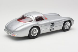 Mercedes 300 SLR Uhlenhaut Coupe Srebrny Maisto 1:18 36898 Metal — zdjęcie 3 z 8