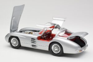 Mercedes 300 SLR Uhlenhaut Coupe Srebrny Maisto 1:18 36898 Metal — zdjęcie 5 z 8