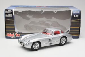 Mercedes 300 SLR Uhlenhaut Coupe Srebrny Maisto 1:18 36898 Metal — zdjęcie 8 z 8