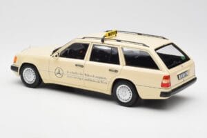 Mercedes 300D S124 T-Model Jasny Ivory Taxi Edycja Dealerska Norev 1:18 B66040702 Metal — zdjęcie 7 z 8