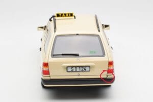 Mercedes 300D S124 T-Model Jasny Ivory Taxi Edycja Dealerska Norev 1:18 B66040702 Metal — zdjęcie 8 z 8