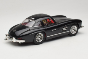 Mercedes 300SL Czarny Bburago 1:18 3015-M3 Metal — zdjęcie 3 z 8