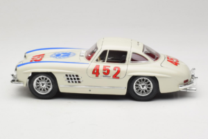 Mercedes 300SL #452 Mille Miglia 1955 Biały Bburago 1:18 3015-M2 Metal — zdjęcie 4 z 8
