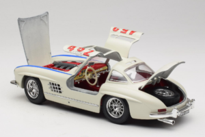 Mercedes 300SL #452 Mille Miglia 1955 Biały Bburago 1:18 3015-M2 Metal — zdjęcie 5 z 8