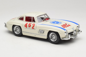 Mercedes 300SL #452 Mille Miglia 1955 Biały Bburago 1:18 3015-M2 Metal — zdjęcie 6 z 8