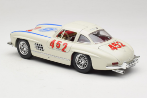 Mercedes 300SL #452 Mille Miglia 1955 Biały Bburago 1:18 3015-M2 Metal — zdjęcie 7 z 8