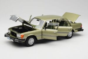 Mercedes 450 SEL W116 J.R. Ewing Dallas Srebrno-Zielony Norev 1:18 183975 Metal — zdjęcie 3 z 8