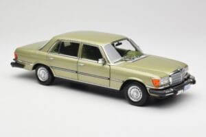 Mercedes 450 SEL W116 J.R. Ewing Dallas Srebrno-Zielony Norev 1:18 183975 Metal — zdjęcie 4 z 8