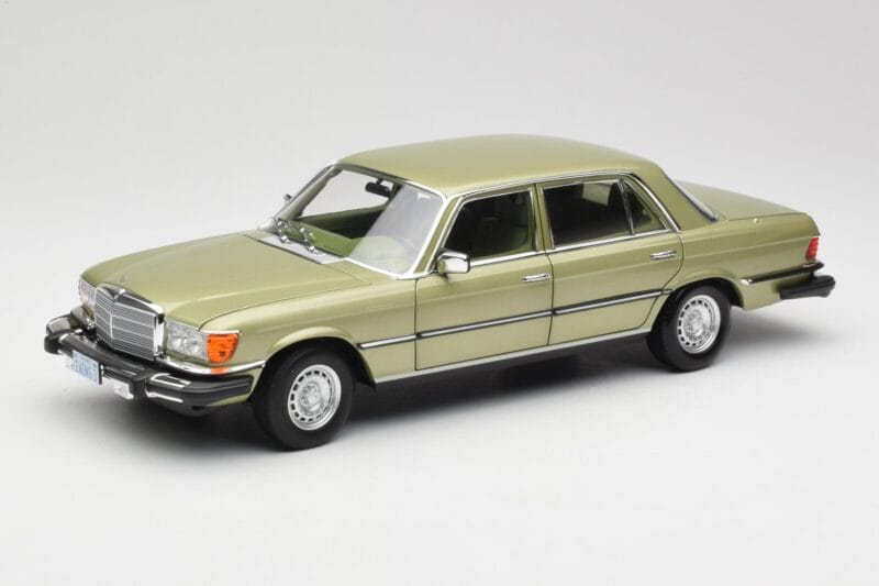 Mercedes 450 SEL W116 J.R. Ewing Dallas Srebrno-Zielony Norev 1:18 183975 Metal