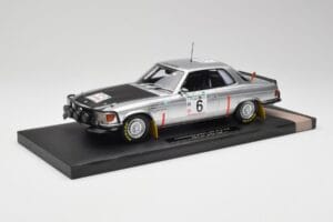 Mercedes 450 SLC 5.0 C107 Hertz #6 H. Mikkola Rally Bandama 1979 Winner Minichamps 1:18 107793206 Żywica