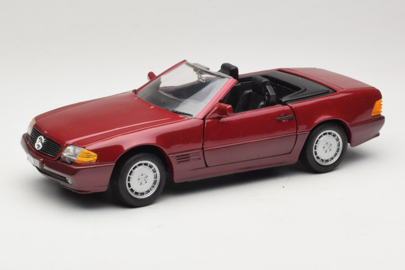 Mercedes 500 SL R129 Ciemnoczerwony Revell 1:18 8801 Metal