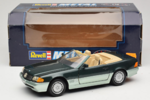 Mercedes 500 SL R129 Srebrno Zielony Revell 1:18 8802 Metal — zdjęcie 8 z 8